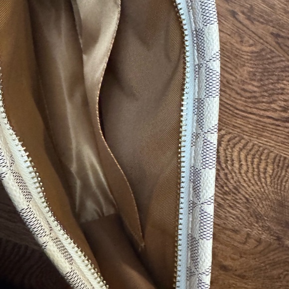 Checkered Pattern Clutch - Picture 5 of 7